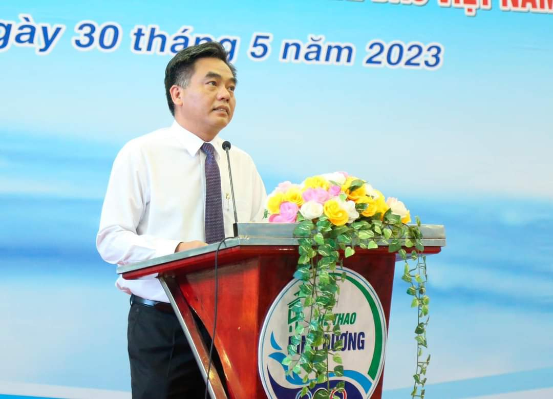 Ông Nguyễn Lộc Hà - Ủy viên BTV Tỉnh ủy, Phó Chủ tịch UBND tỉnh phát biểu chúc mừng
