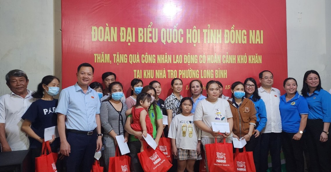 Sản phẩm của Nestlé Việt Nam được đối tác trao tặng đến công nhân tại Tp. Biên Hòa, Đồng Nai