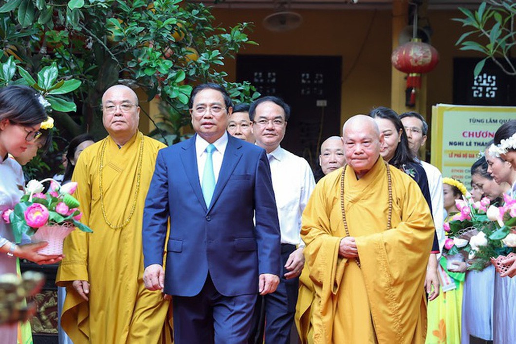 The Prime Minister affirmed that in any period of history, Buddhism has also made a worthy contribution to the cause of national construction and defense.