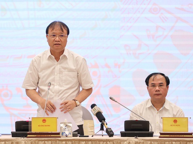 Thứ trưởng Bộ Công thương Đỗ Thắng Hải tại cuộc họp báo hôm 3-6. Ảnh Quochoi.vn