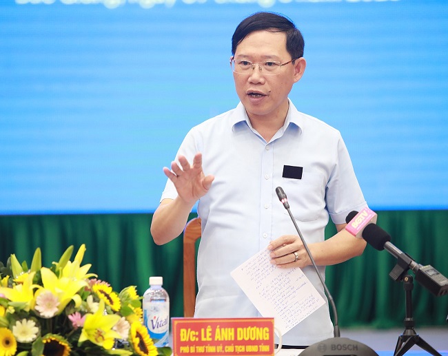 Chủ tịch UBND tỉnh Lê Ánh Dương phát biểu kết luận hội nghị.