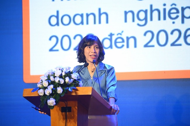 Bà Lại Việt Anh - Phó Cục trưởng Cục TMĐT & KTS phát biểu tại Hội nghị
