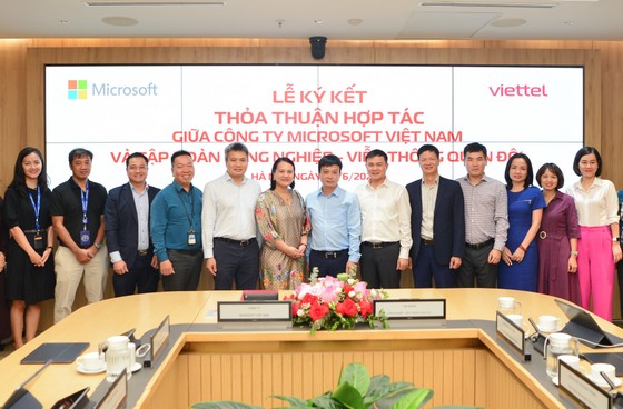 Lễ ký kết hợp tác giữa Viettel Solutions và Microsoft Việt Nam