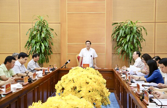 Bí thư Tỉnh ủy Bùi Minh Châu phát biểu tại hội nghị
