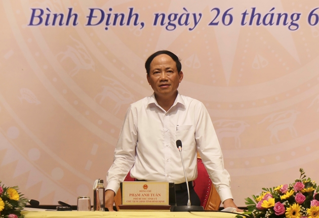 Chủ tịch UBND tỉnh Bình Định Phạm Anh Tuấn, chủ trì buổi đối thoại với hơn 400 doanh nghiệp, hiệp hội ngành hàng trong tỉnh