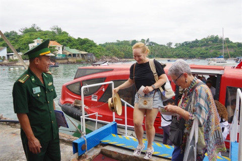 The number of international cruise ships and visitors to Vietnamese seaports increased dramatically.