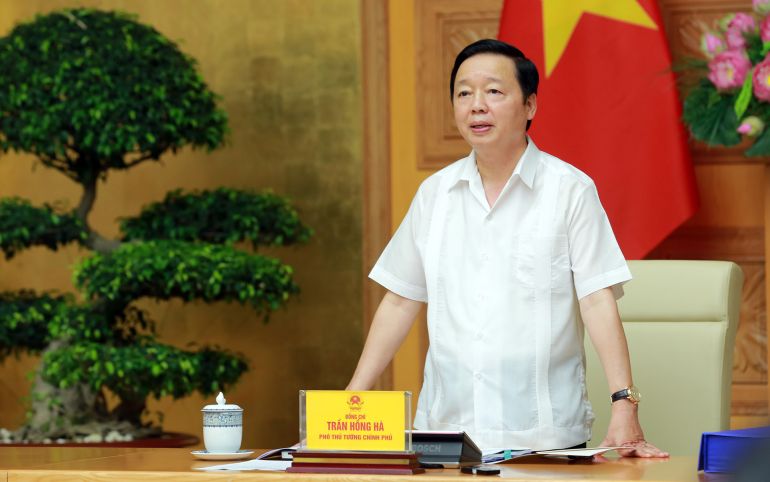 Phó Thủ tướng Trần Hồng Hà tại phiên họp.