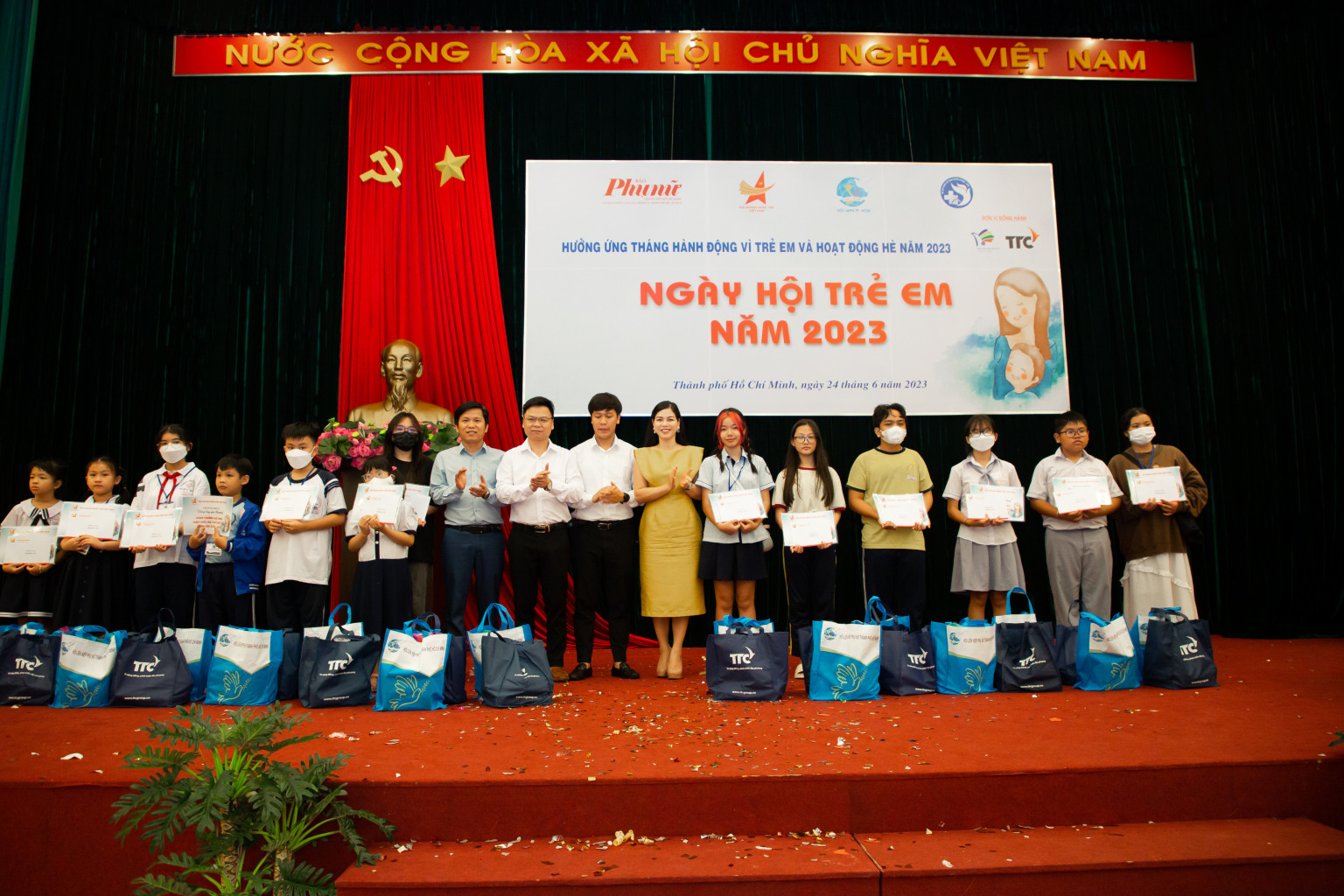 Doanh nhân Hoàng Hữu Thắng hưởng ứng tháng hành động vì trẻ em và hoạt động hè năm 2023 tại Thành phố Hồ Chí Minh.