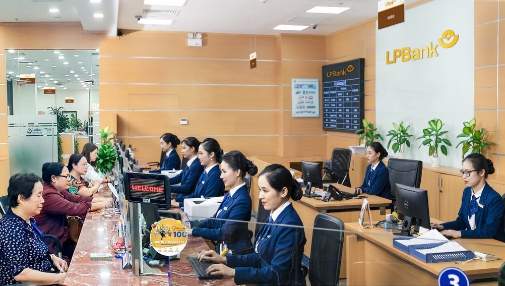 LPBank - Changes in senior personnel and growth orientation in 2023.