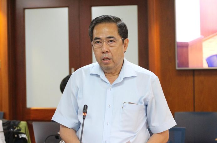 Ông Nguyễn Văn Lâm - Phó Giám đốc Sở LĐ-TB&XH TP.HCM thông tin tại họp báo (Ảnh: TN)