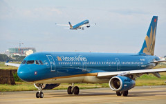 Cổ phiếu Vietnam Airlines bị hạn chế giao dịch chậm nộp BCTC