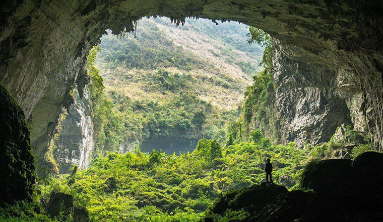 Sơn Đoòng - hang động lớn nhất thế giới là sản phẩm đẳng cấp quốc tế. Địa điểm này chính thức được đón khách du lịch vào năm 2013.
