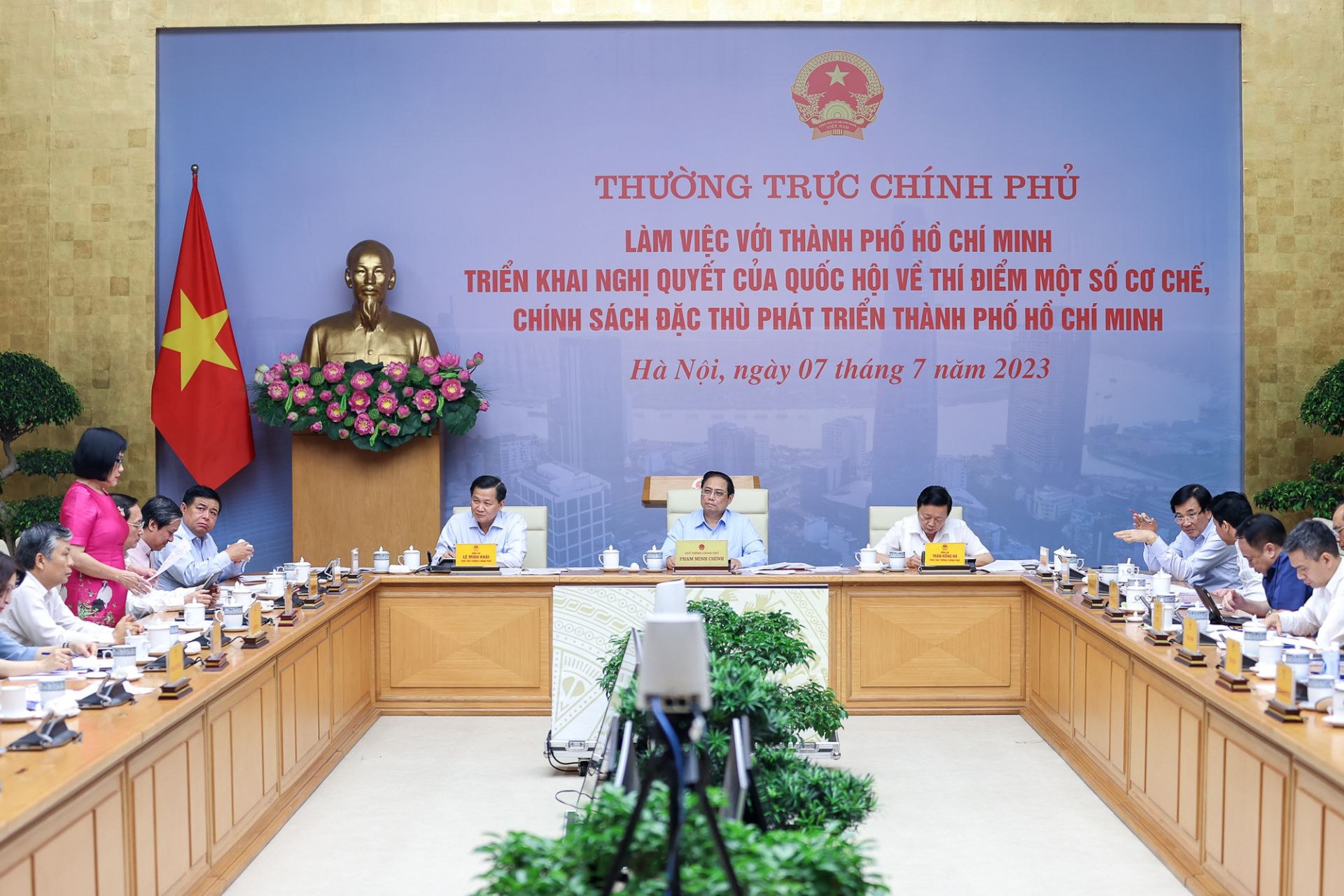 Thủ tướng Phạm Minh Chính chủ trì buổi làm việc của Thường trực Chính phủ với TP Hồ Chí Minh.