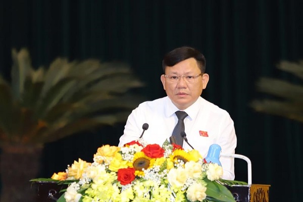 Ông Nguyễn Văn Thi, Ủy viên Ban Thường vụ Tỉnh ủy, Phó Chủ tịch UBND tỉnh đã trình bày báo cáo