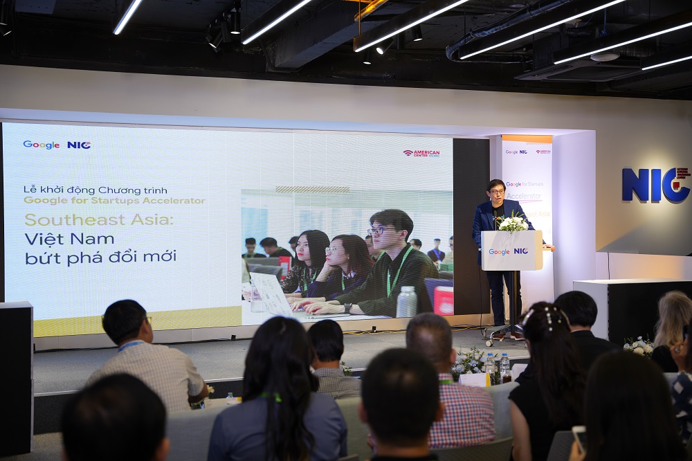Ông Thye Yeow Bok - Giám đốc Hệ sinh thái Khởi nghiệp, khu vực Đông Nam Á, Nam Á và Đại Trung Hoa, Google Châu Á - Thái Bình Dương phát biểu tại sự kiện.JPG