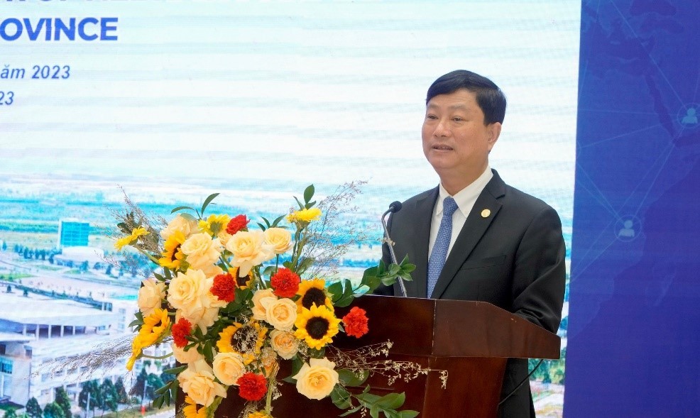 Mr. Vo Van Minh - Chairman of the People's Committee of Binh Duong province spoke at the program.