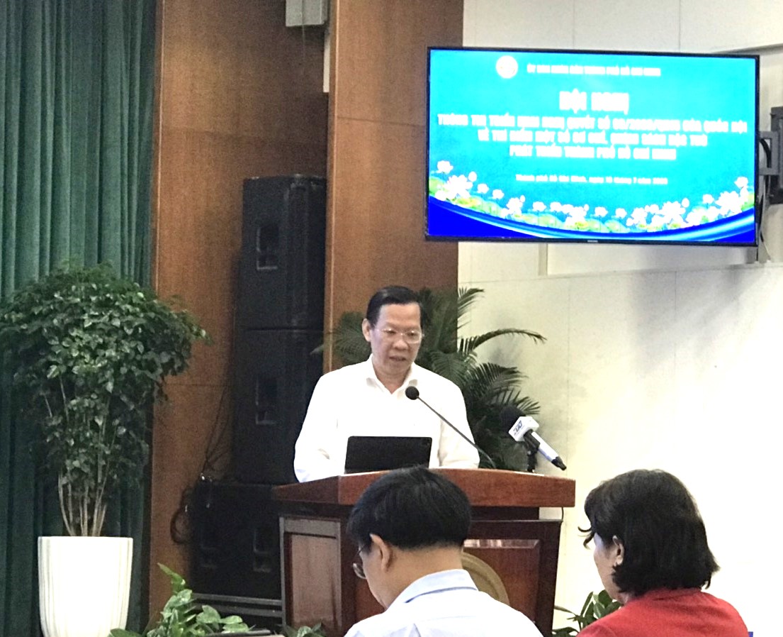 Ông Phan Văn Mãi - Chủ tịch UBND TP. Hồ Chí Minh phát biểu tại hội nghị