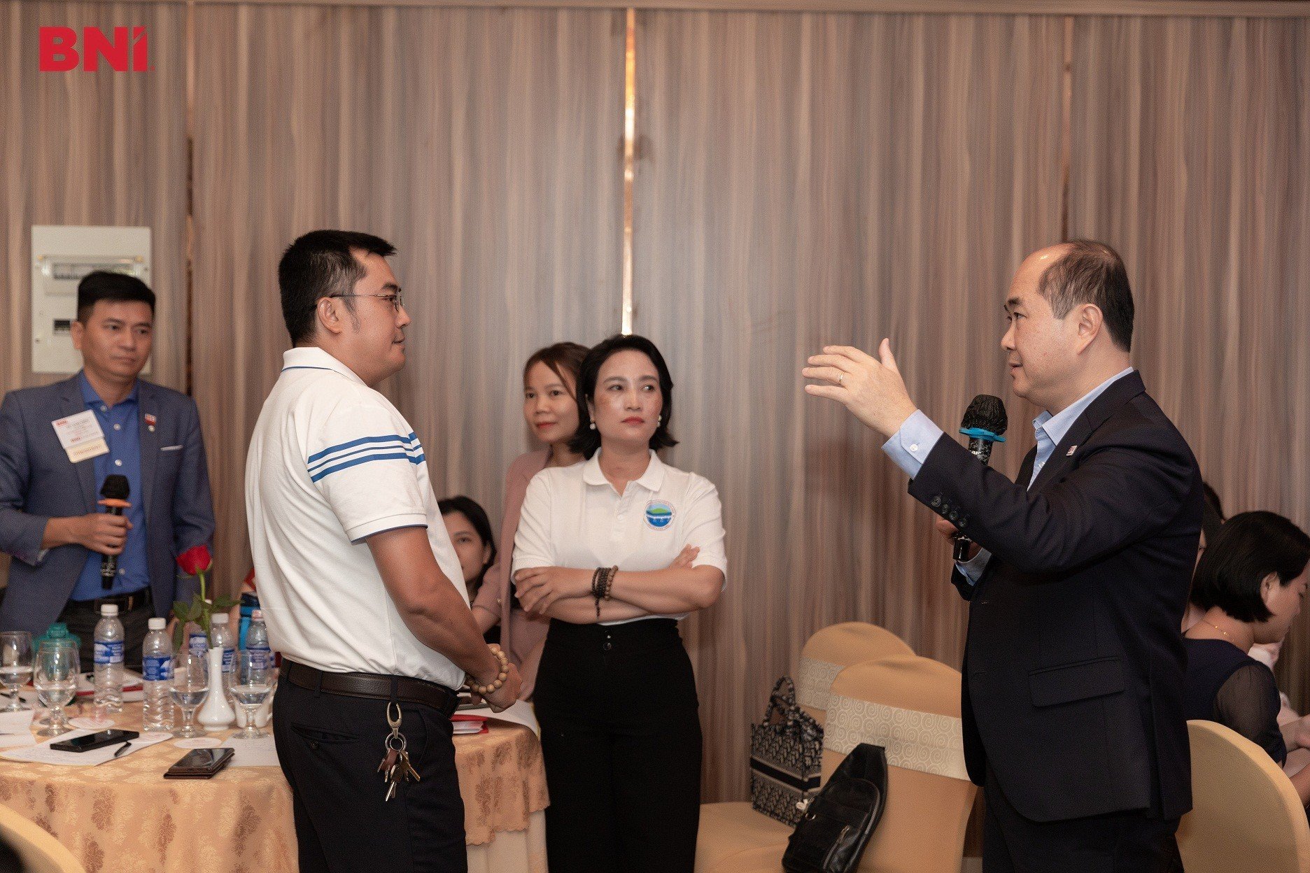 BNI giúp huấn luyện phương pháp và sử dụng hệ thống toàn cầu, giúp các thành viên tìm thấy nhiều cơ hội kinh doanh hơn, để tăng doanh thu và lợi nhuận BNI giúp huấn luyện phương pháp và sử dụng hệ thống toàn cầu, giúp các thành viên tìm thấy nhiều cơ hội kinh doanh hơn, để tăng doanh thu và lợi nhuận