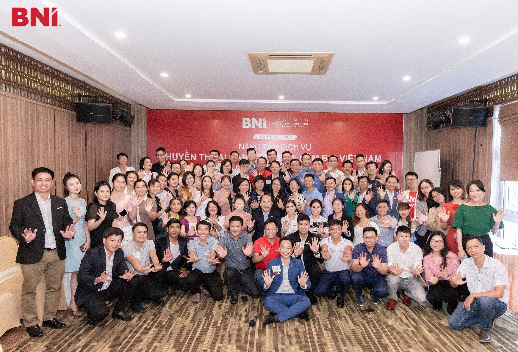Các thành viên BNI tại Đà Nẵng cùng các khách mời