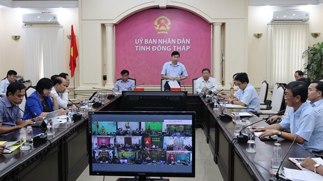 Chủ tịch UBND tỉnh Phạm Thiện Nghĩa phát biểu chỉ đạo tại cuộc họp