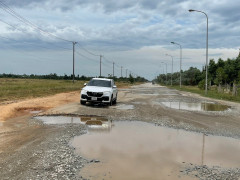 Quảng Ngãi: Nhiều tuyến đường trong Khu kinh tế Dung Quất xuống cấp nghiêm trọng