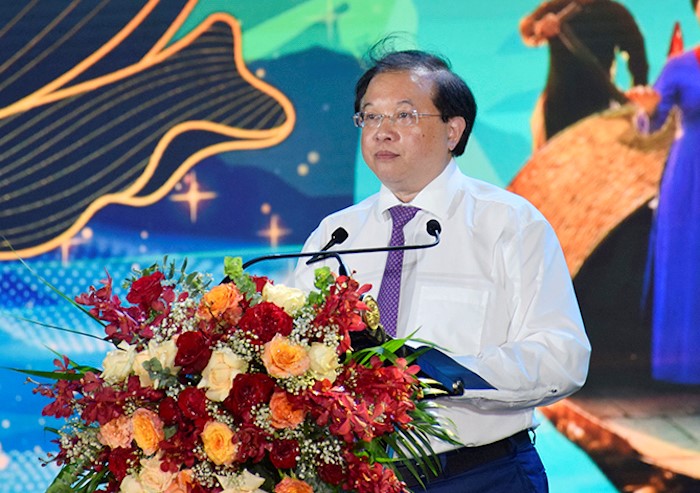 Deputy Minister of Culture, Sports and Tourism Ta Quang Dong speaks at the opening ceremony of the Vi Giam Folk Song Festival in Nghe Tinh in 2023.