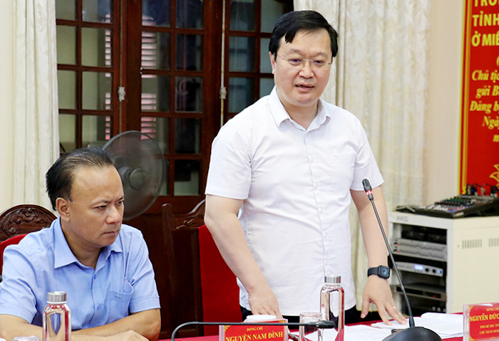 Ông Nguyễn Đức Trung - Chủ tịch UBND tỉnh Nghệ An phát biểu tại phiên họp