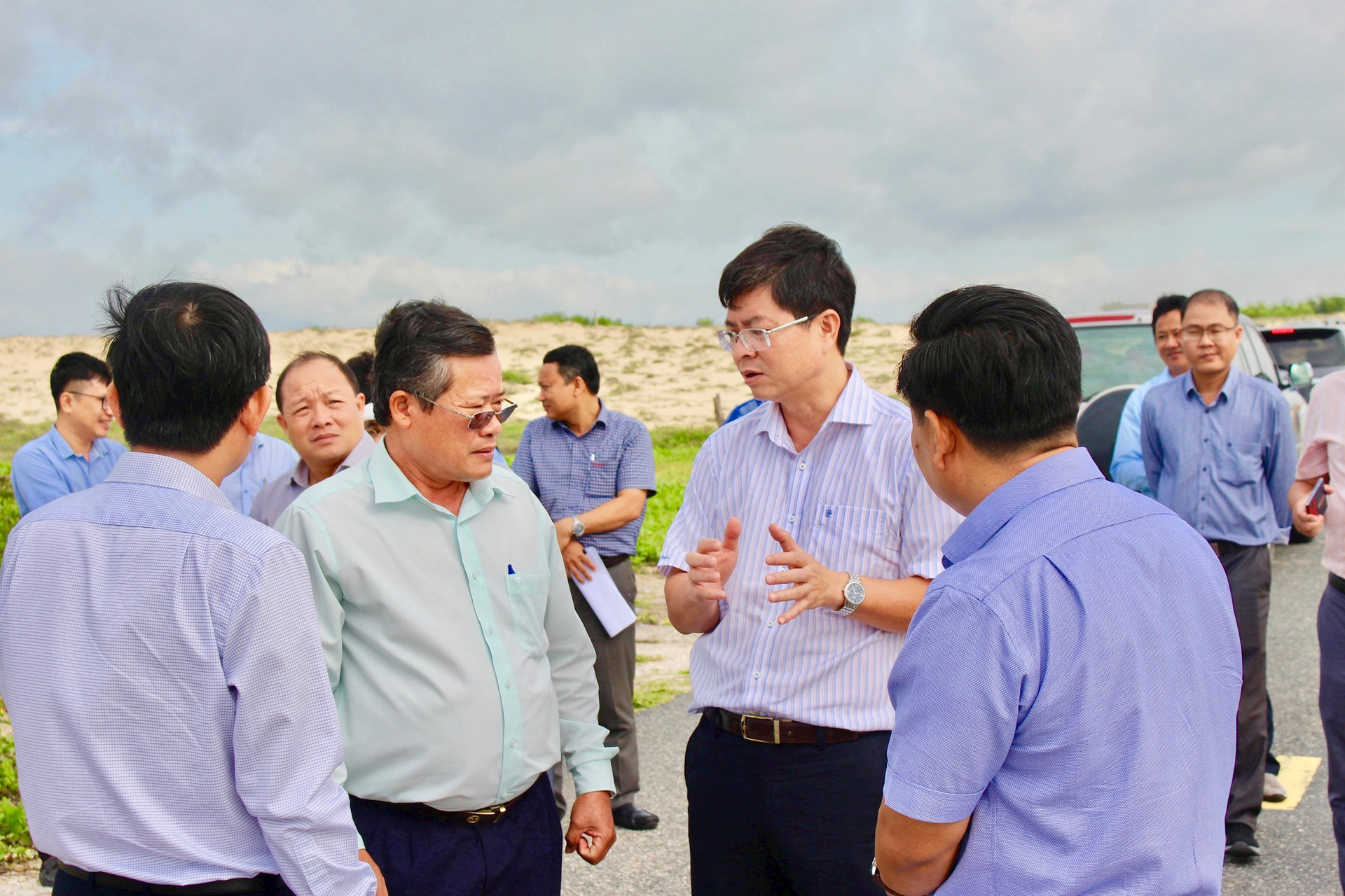 Phó Chủ tịch UBND tỉnh Bình Thuận đồng thuận với đề xuất của thị xã La Gi về quy mô đầu tư theo hướng đầu tư trục ven biển phía bắc của thị xã để các dự án du lịch đi vào hoạt động nhằm tạo động lực phát triển.