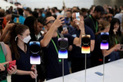 Doanh số iPhone không như mong đợi kéo doanh thu Apple giảm
