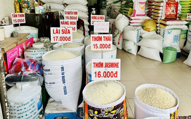 Giá gạo tiêu dùng trong nước nhích tăng.