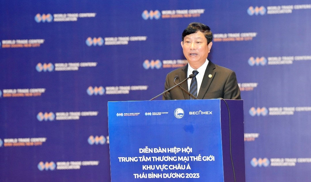 Ông Võ Văn Minh, Chủ tịch Ủy ban nhân dân tỉnh phát biểu tại diễn đàn