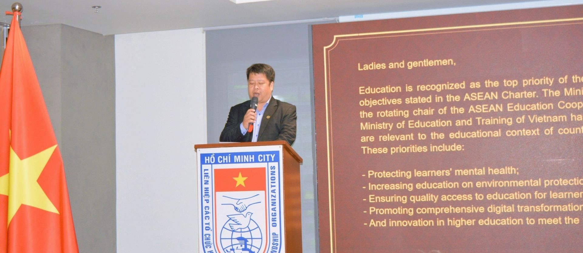 Dr. Le Nguyen Quoc Khang - Vice Rector of Ho Chi Minh City Open University.