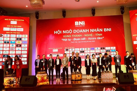 The BNI Thanh - Nghe - Tinh Entrepreneur Meeting was attended by approximately 400 members.