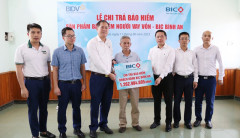 BIC trao gần 1,3 tỷ đồng bảo hiểm cho khách hàng vay vốn tại BIDV Lào Cai