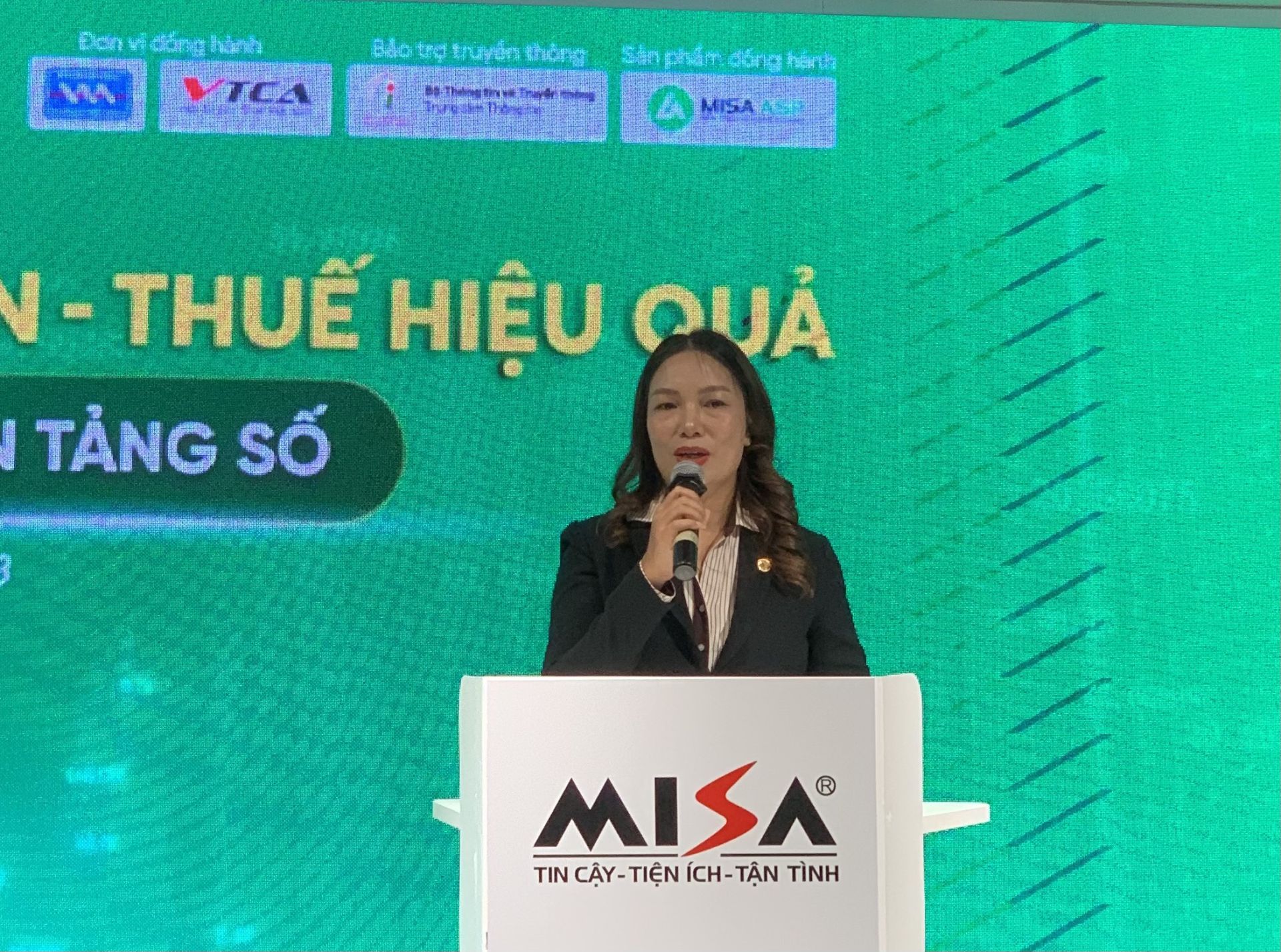 Bà Đinh Thị Thúy - Tổng Giám đốc MISA