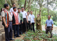 Thủ tướng Phạm Minh Chính thăm mô hình trồng sâm Ngọc Linh huyện Tu Mơ Rông, tỉnh Kon Tum