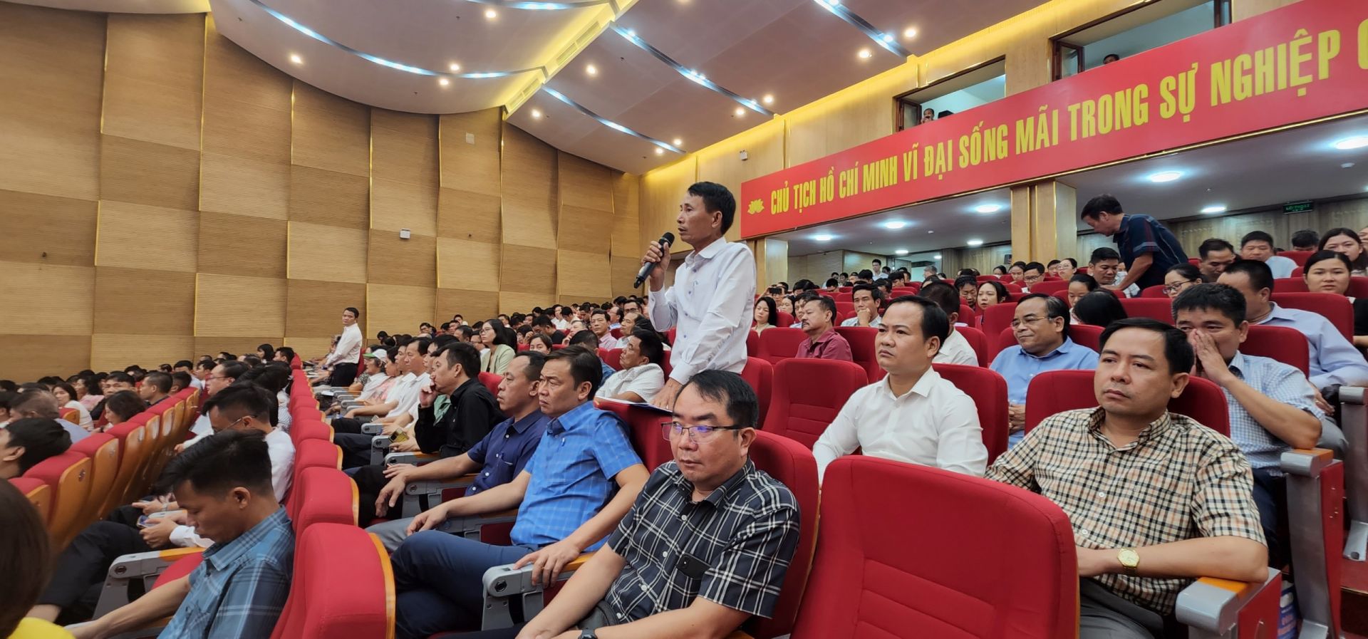 DN Quang Hải ý kiến tạo điều kiện thuê đất sản xuất kinh doanh,  quảng bá sản phẩm nước gắn với du lịch Cát Bà