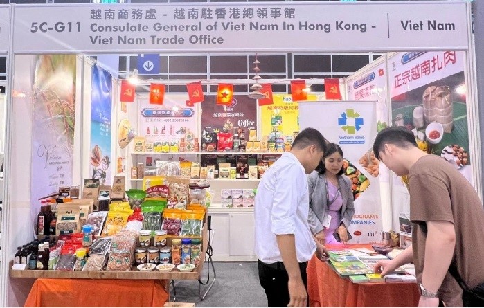 Vietnam's exhibition booth attracted a large number of consumers in Hong Kong.