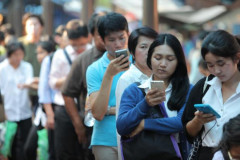 Nhiều khách hàng trẻ tại Đông Nam Á tìm đến smartphone bình dân