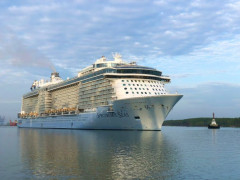 Siêu tàu của Tập đoàn Royal Caribbean đưa 4.000 khách quốc tế đến Việt Nam