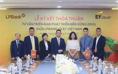LPBank ký kết thỏa thuận với EY Việt Nam xây dựng lộ trình phát triển bền vững
