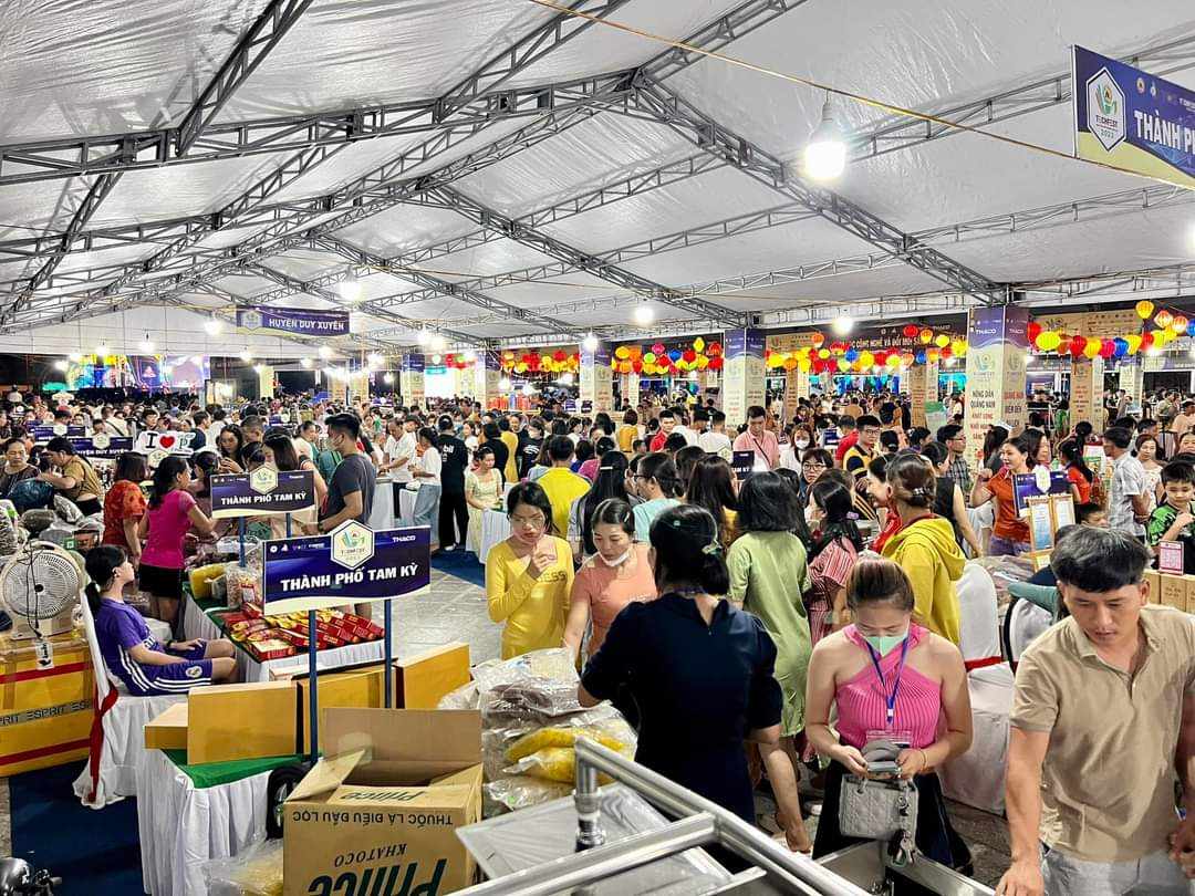Hơn 300 gian trưng bày, giới thiệu gần 1.000 ý tưởng, sản phẩm khởi nghiệp  sáng tạo; sản phẩm OCOP và sản phẩm công nghiệp nông thôn tiêu biểu đã tham gia TechFest Quảng Nam lần thứ tư – 2023