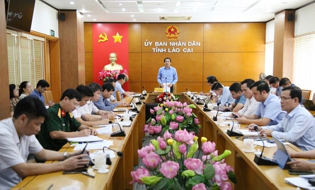 Chủ tịch UBND tỉnh Trịnh Xuân Trường kết luận cuộc họp.