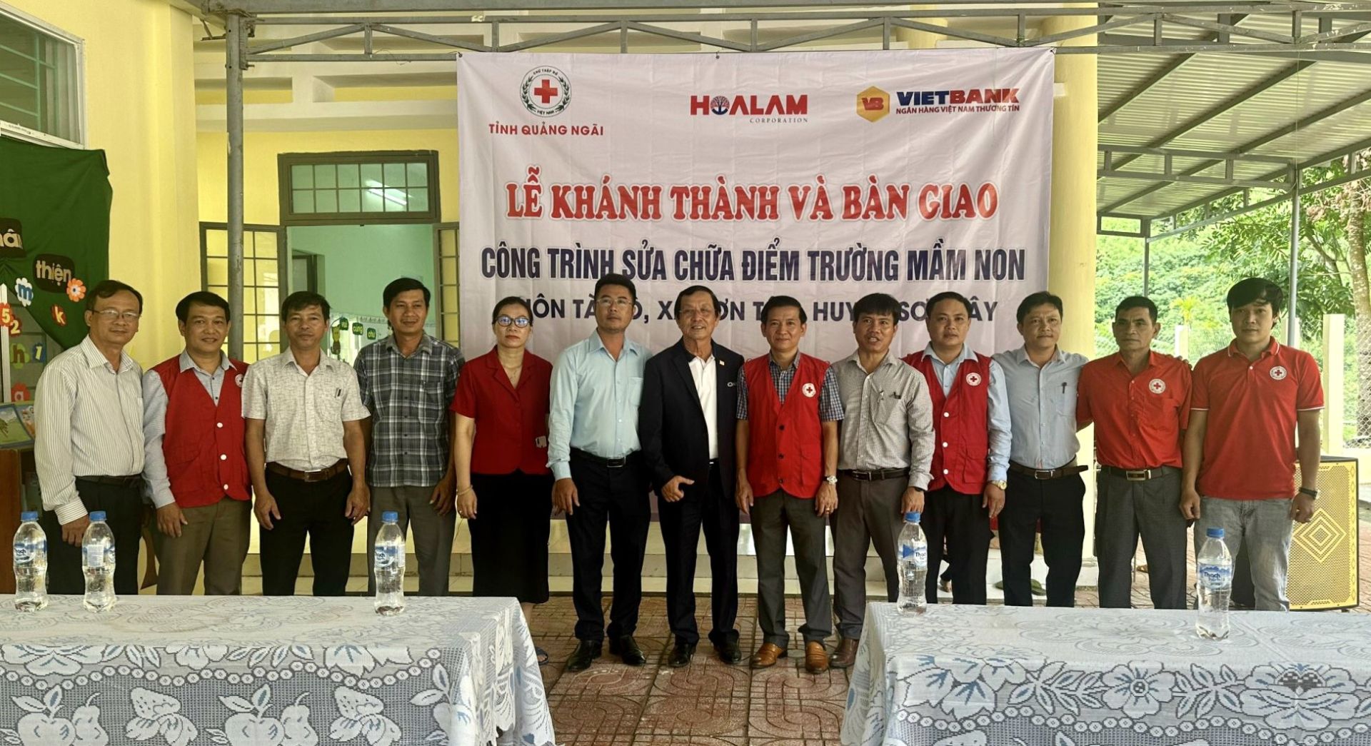 Lễ Khánh thành tổ chức bàn giao công trình sửa chữa, nâng cấp điểm trường mầm non thôn Tà Dô, xã Sơn Tân, huyện Sơn Tây với tổng kinh phí tài trợ là 300 triệu đồng.