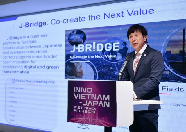 Mr. Takeo Nakajima, Chief Representative of JETRO Hanoi introduced "Inno Vietnam - Japan Fast Track Pitch 2023.