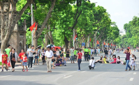 September 2nd, it was decided to open the Hoan Kiem Lake pedestrian street for four days of public holidays.