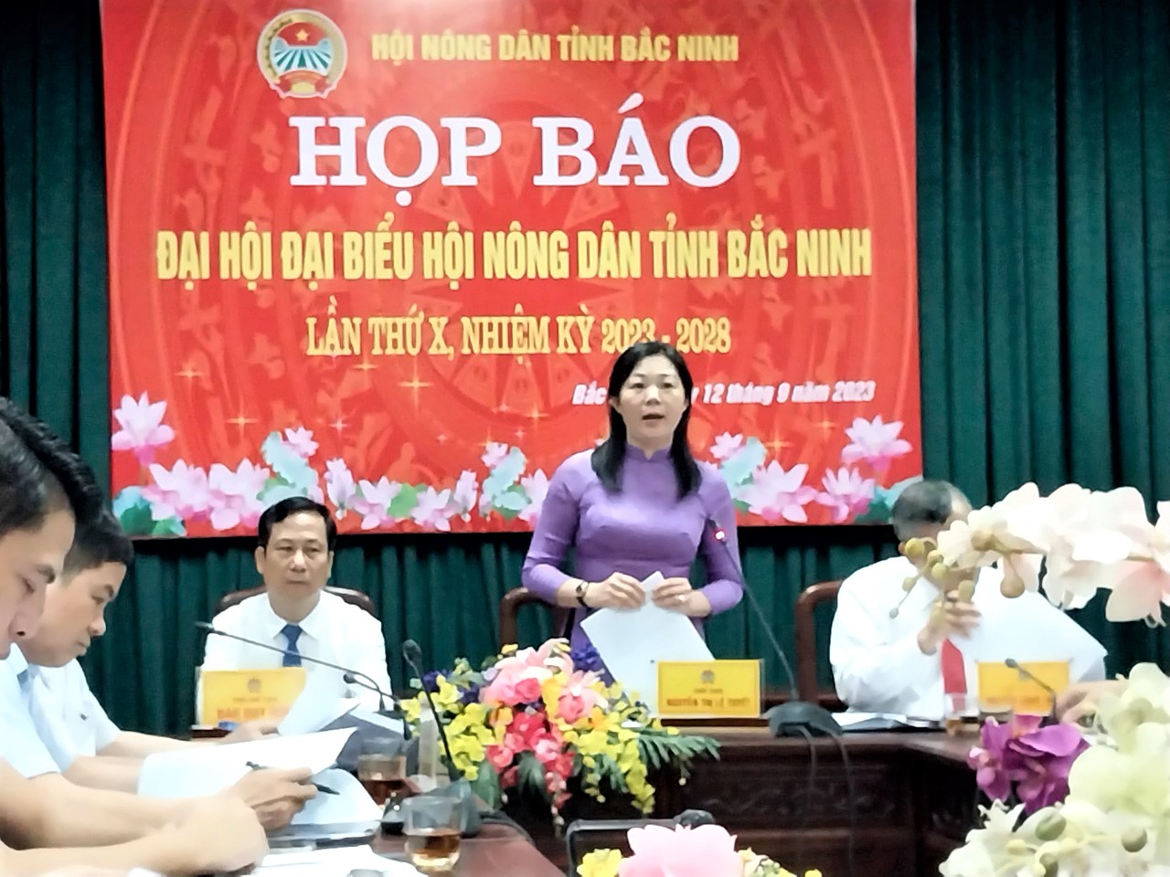Chủ tịch Hội Nông dân Nguyễn Thị Lệ Tuyết phát biểu tại buổi Họp báo
