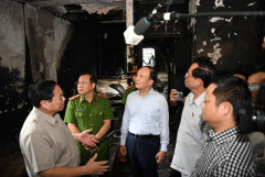 Thủ tướng thị sát hiện trường và chỉ đạo khắc phục hậu quả vụ cháy đặc biệt nghiêm trọng tại Hà Nội