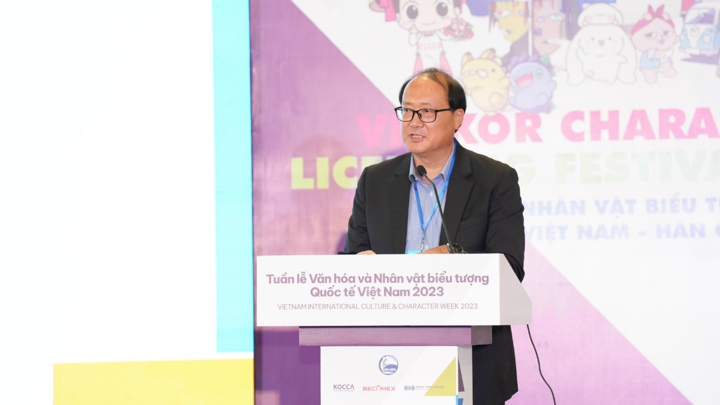Ông Hong Jeong Yong – Giám đốc KOCCA Việt Nam, phát biểu tại buổi Lễ khai mạc Tuần Lễ Văn Hoá & Nhân Vật Biểu Tượng Quốc Tế Việt Nam 2023