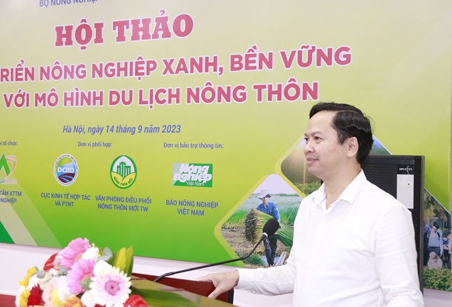 ông Hoàng Văn Dự - Phó Giám đốc Trung tâm Xúc tiến thương mại nông nghiệp - Bộ NNPTNT phát biểu ý kiến